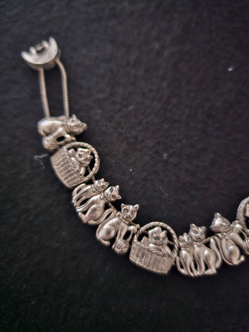 Vintage Silver-Tone Cat Link Bracelet - Silver Cat Jewelry - Picture 4 of 4